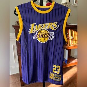 Los Angeles Lakers Purple and Yellow Jersey LeBron James Size S New w tags